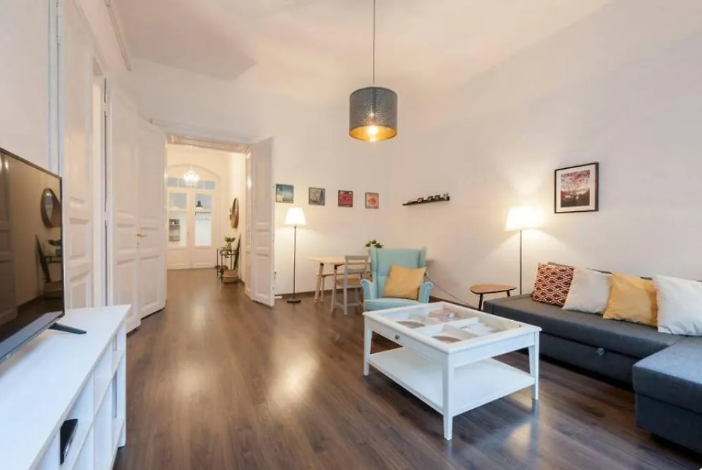 Dob Deluxe Apartment Budapest Hungary